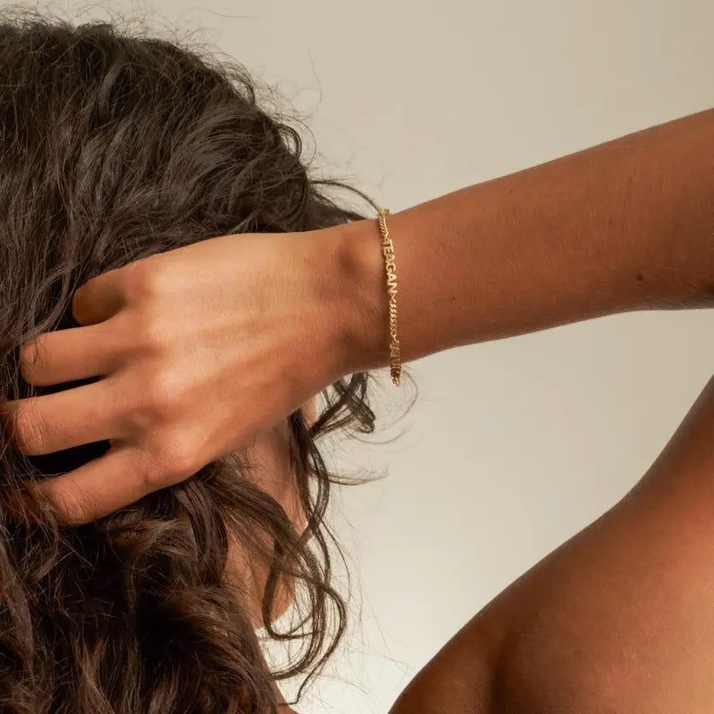 How Jewelry Completes a Modern Capsule Wardrobe