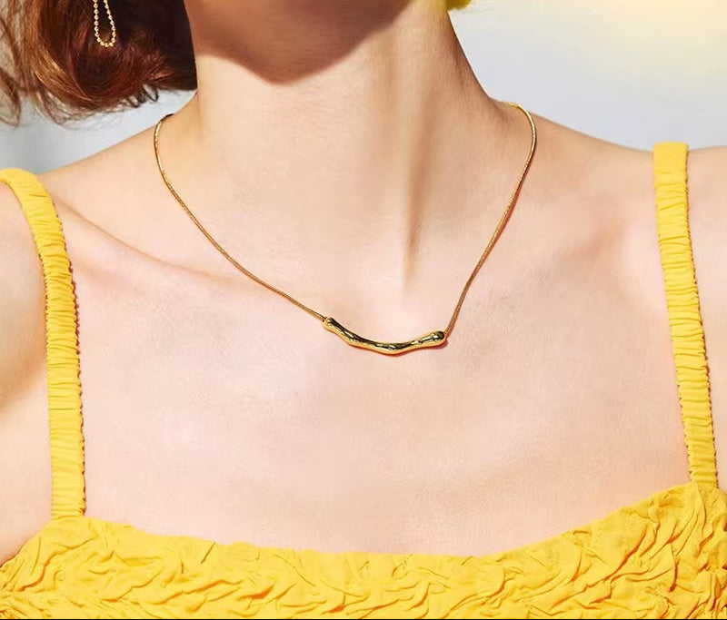 European and American Fashion Simple Stainless Steel Gold Color Collarbone Chain for Women’S Fashion Short Necklaces Jewelry