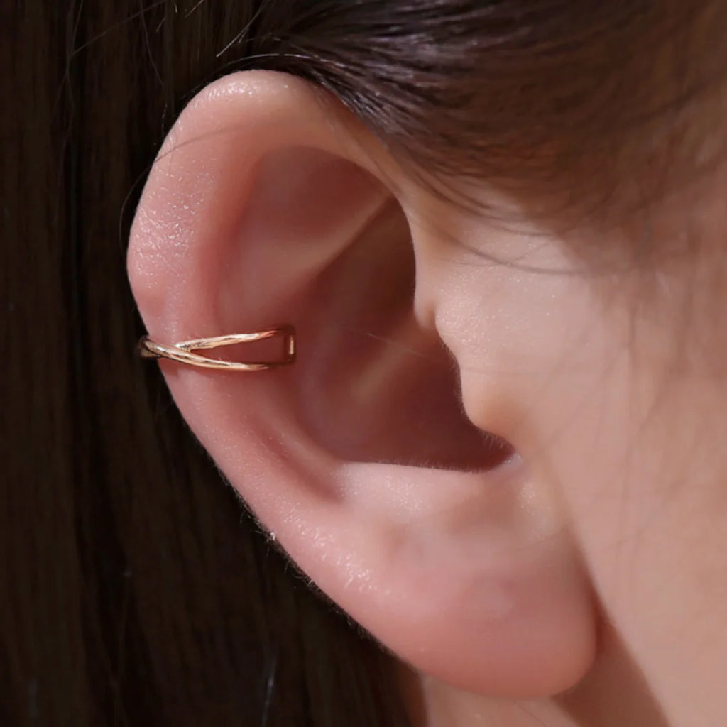 Chic Double C Ear Cuff
